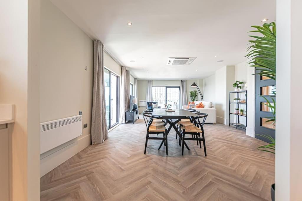 Penthouse River View! Wow Liverpool Exteriér fotografie